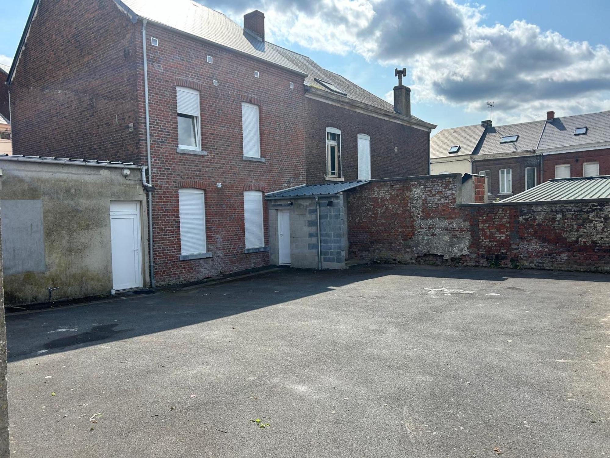 Superbe Studio Meuble Avec Parking Maubeuge Bagian luar foto